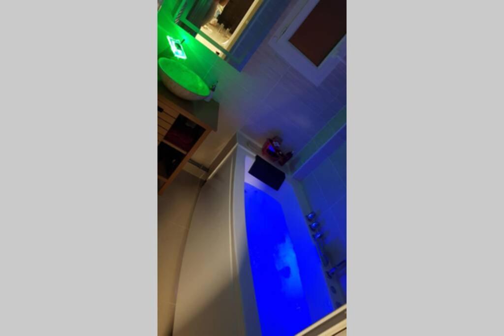 Appartement Front Vieux Port Tout Option Jacuzzi Marseille Bagian luar foto